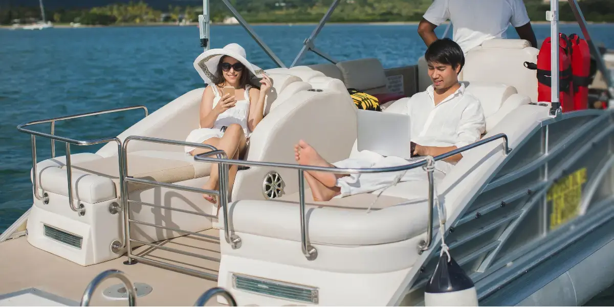 10 Reasons to Own a Pontoon Boat